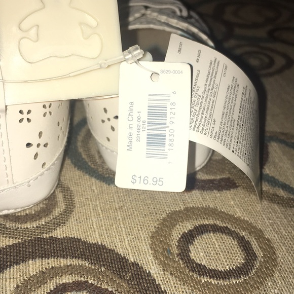 NWT Baby Shoes - Picture 4 of 5